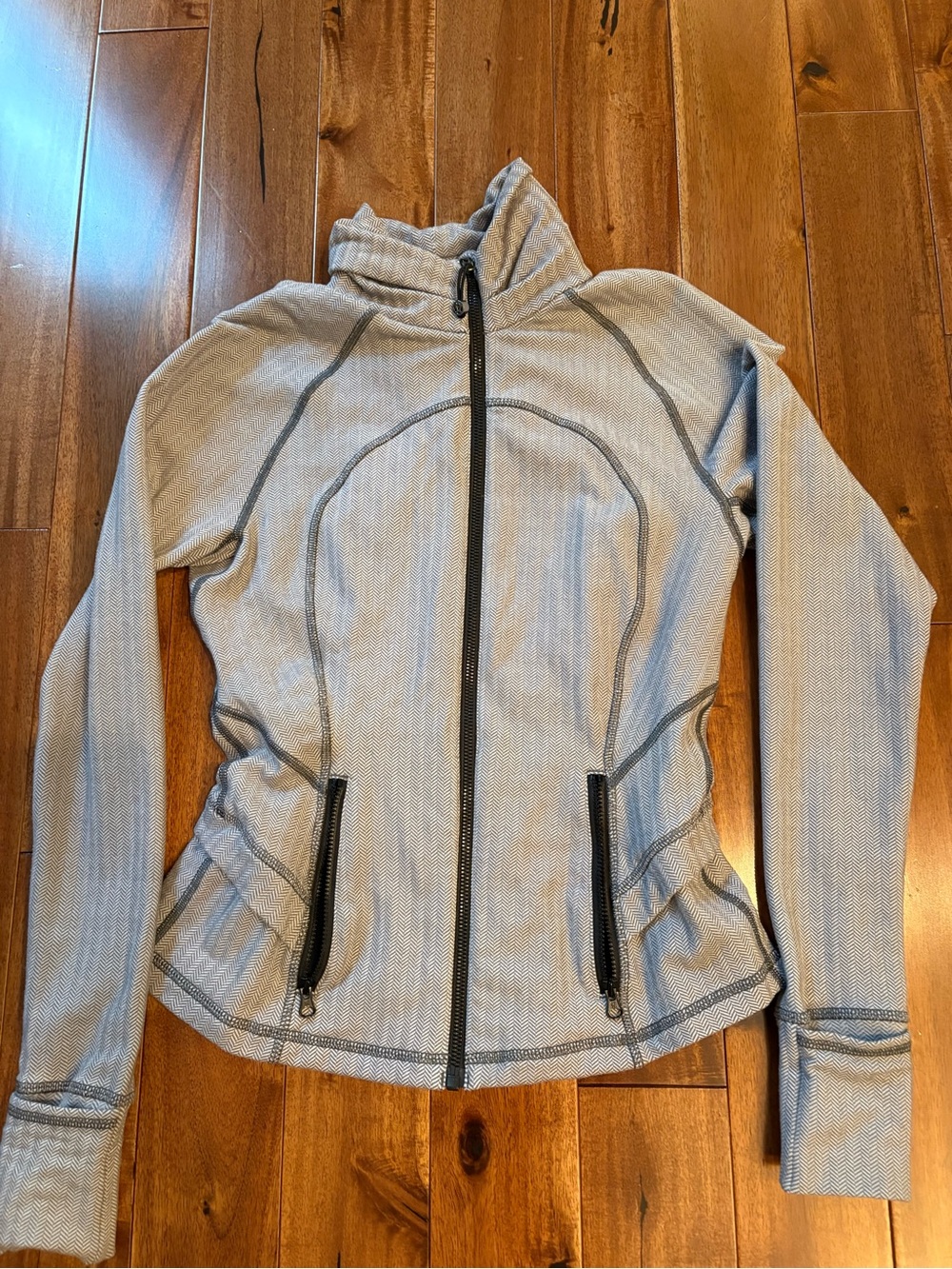 Lululemon Women's Light Gray Zip Front  Jacket